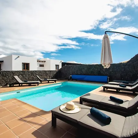 Vista Reina - Luxury 6 Bedroom - Vista Lobos -