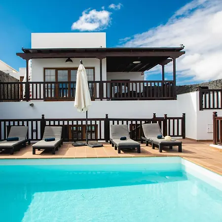 Vista Reina - Luxury 6 Bedroom - Vista Lobos - *