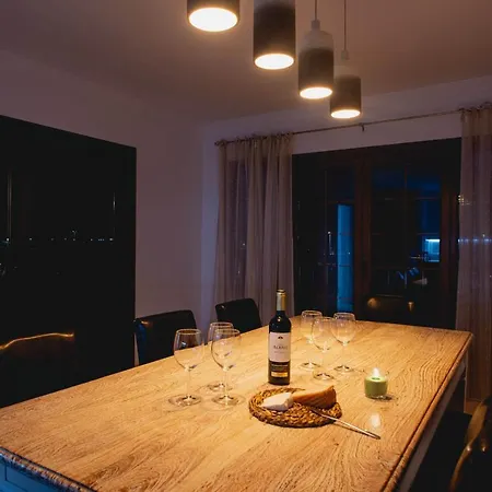 Vista Reina - Luxury 6 Bedroom - Vista Lobos - *