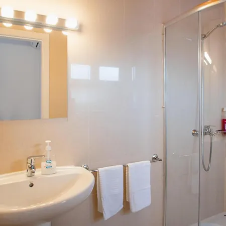 Vista Reina - Luxury 6 Bedroom - Vista Lobos -