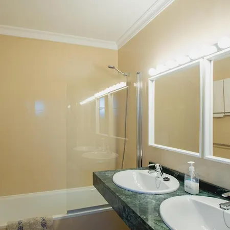 Vista Reina - Luxury 6 Bedroom - Vista Lobos -